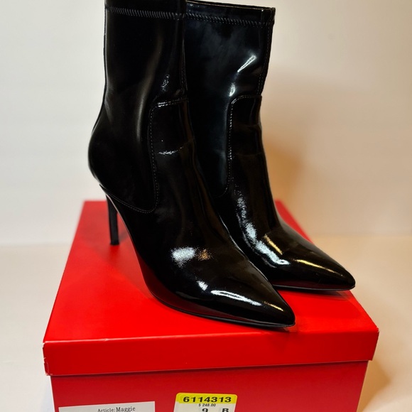 Wishbone Black Stiletto‎ Ankle Boots - Picture 3 of 4